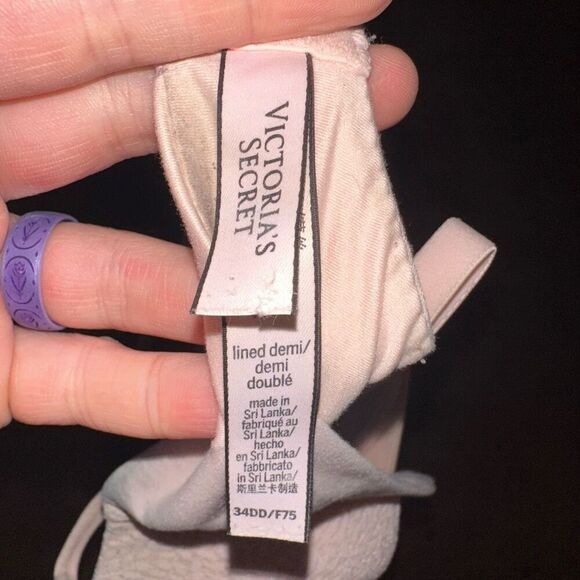 Victoria’s Secret pink Lacy sexy lined Demi 34DD bra - Picture 3 of 3